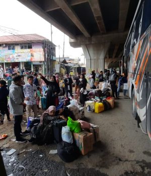 bus bekasi