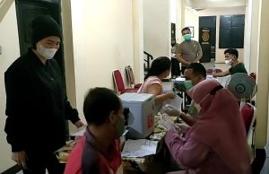 Polsek Tambun Bekasi Gelar Vaksinasi Booster Malam Hari Disambut Antusias polsek tambun bekasi