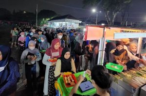 Berburu Jajanan Korea di Bekasi: Busenggg, Antrenya Panjang Banget