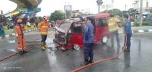 Kronologi Angkot Terbakar di Bawah Fly Over Rawapanjang