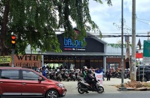 Ramenya Mie Gacoan di Bekasi: Sampai Buka Tutup Pintu Masuk