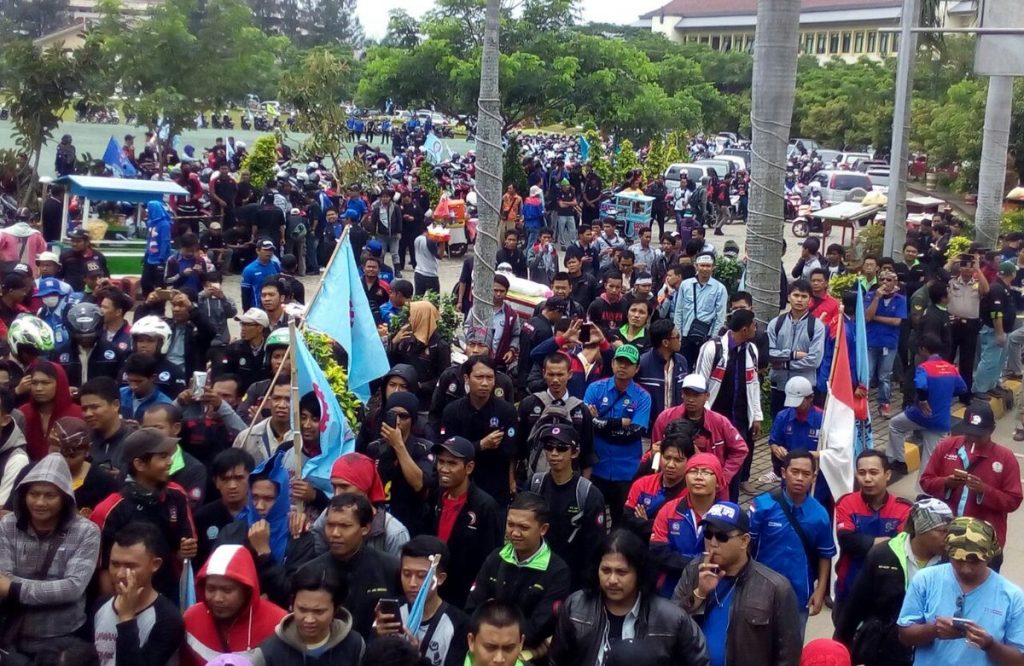 buruh kabupaten bekasi
