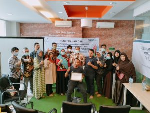 UPT PLN Bekasi Bantu Gerobak Motor Listrik untuk UMKM