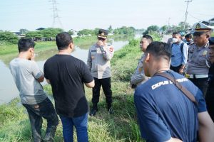 Pemotor di Kabupaten Bekasi Tenggelam di Kali Malang setelah Tertabrak Fortuner