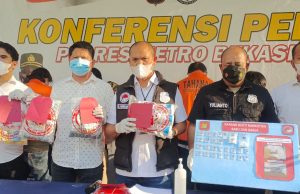 Penjual Narkoba Berkedok Toko Kosmetik di Kabupaten Bekasi Digerebek penjual narkoba bekasi