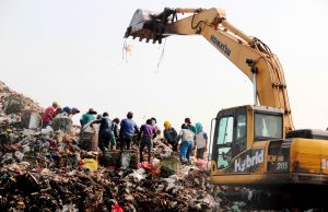 Kebiasaan Warga Kabupaten Bekasi Buang Sampah Perlu Diubah sampah kabupaten bekasi