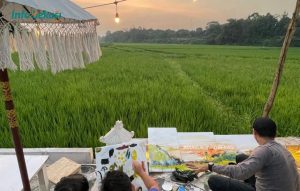 Ada Festival Panen Raya di Angkringan Tepi Sawah Setu