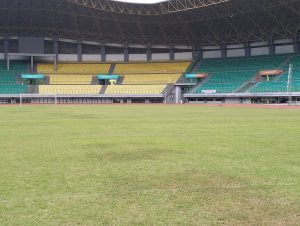Diinjak 10 Ribu Orang, Pengelola Ungkap Kerusakan Rumput Stadion Patriot