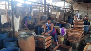 Harga Kedelai Naik Plastik Ikut Melambung, Industri Tahu Tempe Terjepit