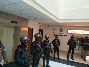 Polisi Serahkan Tersangka Kasus Khilafatul Muslimin ke Kejari Bekasi