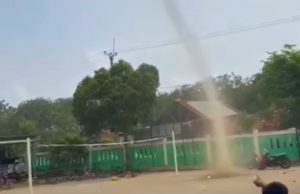 Puting Beliung di Halaman Sekolah, Warga Kabupaten Bekasi Diimbau Waspada puting beliung