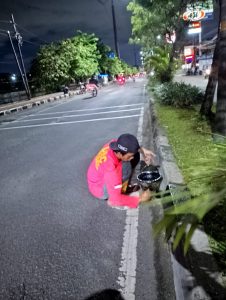 Percantik Jalan Utama, Pembatas Jalan Kota Bekasi Dicat Ulang
