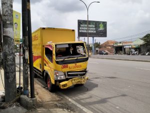 Kronologi Truk Ekspedisi Terguling di Jalan Sultan Agung Setelah FO Kranji