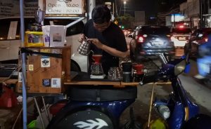 Kisah Eks Pengamen Jalanan Bikin Usaha Kopi Vespa