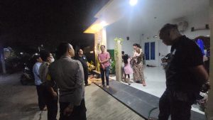 Pria ‘Tak Kelihatan Kepala’ Curi Sepeda Lipat di Cibitung