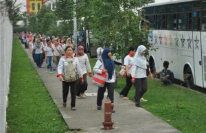 Buruh Bekasi Desak Formulasi KHL Diperbaharui buruh bekasi