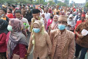 187 Pasangan Pengantin Ikut Nikah Massal di Kota Bekasi