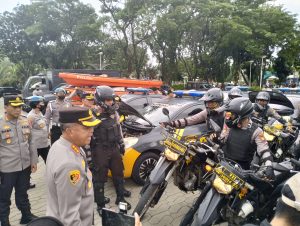 Jelang Nataru, Kapolres Metro Bekasi Cek Kendaraan Operasional Personel