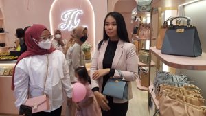 Jims Honey Tepati Janji Kepada Masyarakat Jatiwaringin