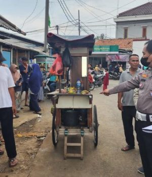 truk-parkir-tiba-tiba-mundur-di-bekasi-menewaskan-1-orang-2_169