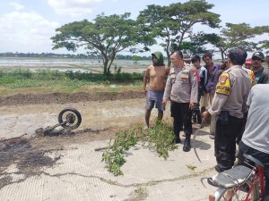 Begal Diamuk Massa, Motornya Dibakar di Kabupaten Bekasi