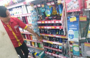Pengutil di Minimarket Nyebur ke Kalimalang