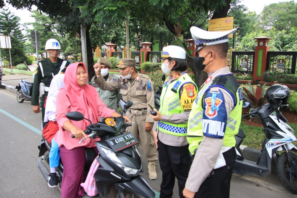 operasi di jalan ahmad yani