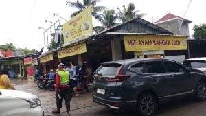 Mi Ayam Bangka Eddy yang Nikmat, Pengunjung Rela Antre