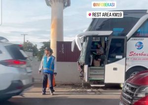 Kronologi Kecelakaan Beruntun Rombongan Anak Sekolah di Tol Cikampek