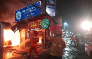 Rumah kontrakan dan Kios di Jatiwaringin Terbakar, Ditaksir Kerugian Rp.1 Miliar