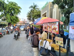 Berkah Bulan Puasa Para Pedagang Takjil di Bekasi