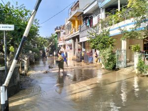 Kali Bekasi Meluap, Banjir Lumpur di Pemukiman Warga Pondok Gede Permai