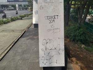 Aksi Vandalisme, Icon KOTA BEKASI Depan Hutan Kota Patriot Dicoret-coret