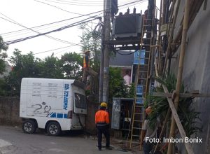 Pemadaman Listrik Sementara Perbaikan Gardu PLN di Kaliabang Pengarengan