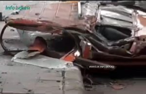 Mobil Angkot Ringsek Ditimpa Truk Kontainer, Polisi Masih Selidiki Penyebabnya