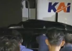 Avanza Terseret Kereta Hingga 800 Meter di Cikarang