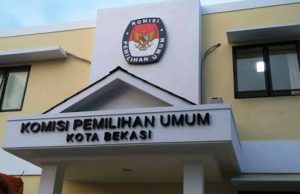 Puluhan Personel Polisi ‘Kawal’ Para Bacaleg Daftar ke KPUD Kota Bekasi