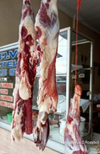 Kuliner Betawi Bekasi, Sop dan Sate Daging Kambing Gantung Bikin Ketagihan