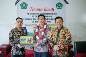 Joyday Berikan Bantuan Laptop sebagai Dukungan untuk Pendidikan Anak-anak Desa Sukamukti