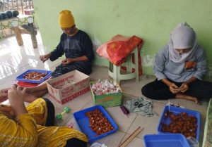 Warga Muaragembong “Sulap” Mangrove Jadi Cuan