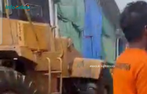 Kuli Panggul di Pasar Induk Cibitung Tertabrak Buldozer