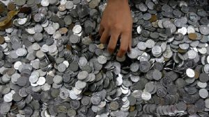 Waspada, Modus Tukar Uang Receh Dicampur Tanah Terjadi di Cikarang