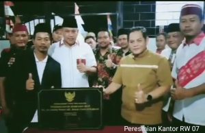 Momentum Bersejarah, Walikota Bekasi dan Ketua Komisi II DPRD Kota Bekasi Resmikan Kantor RW 07 Kaliabang Pengarengan