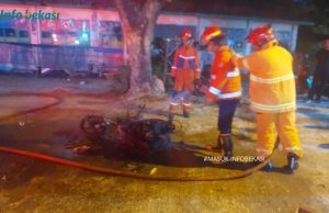 Diduga Lantaran Asmara, Gadis di Jalan KH. Mas Mansyur Nekat Bakar Motor