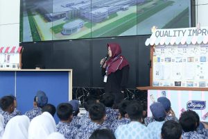 Siswa-siswi Sekolah Dasar dan Menengah Kabupaten Bekasi Merasakan Langsung Kejutan Berlapis Joyday di Pabriknya