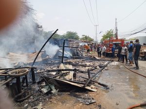 Warung Nasi Bebek hingga Bengkel Tambal Ban di Ujungharapan Hangus Dilalap di Jago Merah