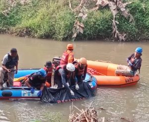 Endang Ditemukan Meninggal Dunia Setelah Hilang Selama Dua Hari di Kali Cikeas