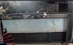 Video Heroik Satpam Keluarkan Jurus Silat Duel Lawan Pencuri Bawa Golok