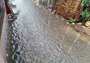 Kaliabang Pengarengan Diguyur Hujan Deras, Warga Bahagia Sekaligus Khawatir Banjir