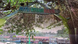 Mengais Rezeki di Situ Rawa Gede